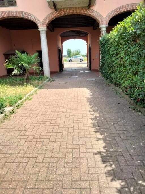Appartamento In Cascina Lombarda Caselle Lurani Exterior photo