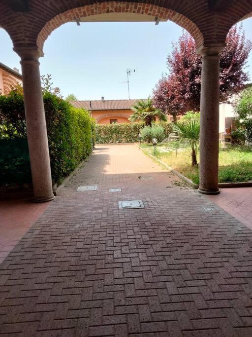 Appartamento In Cascina Lombarda Caselle Lurani Exterior photo